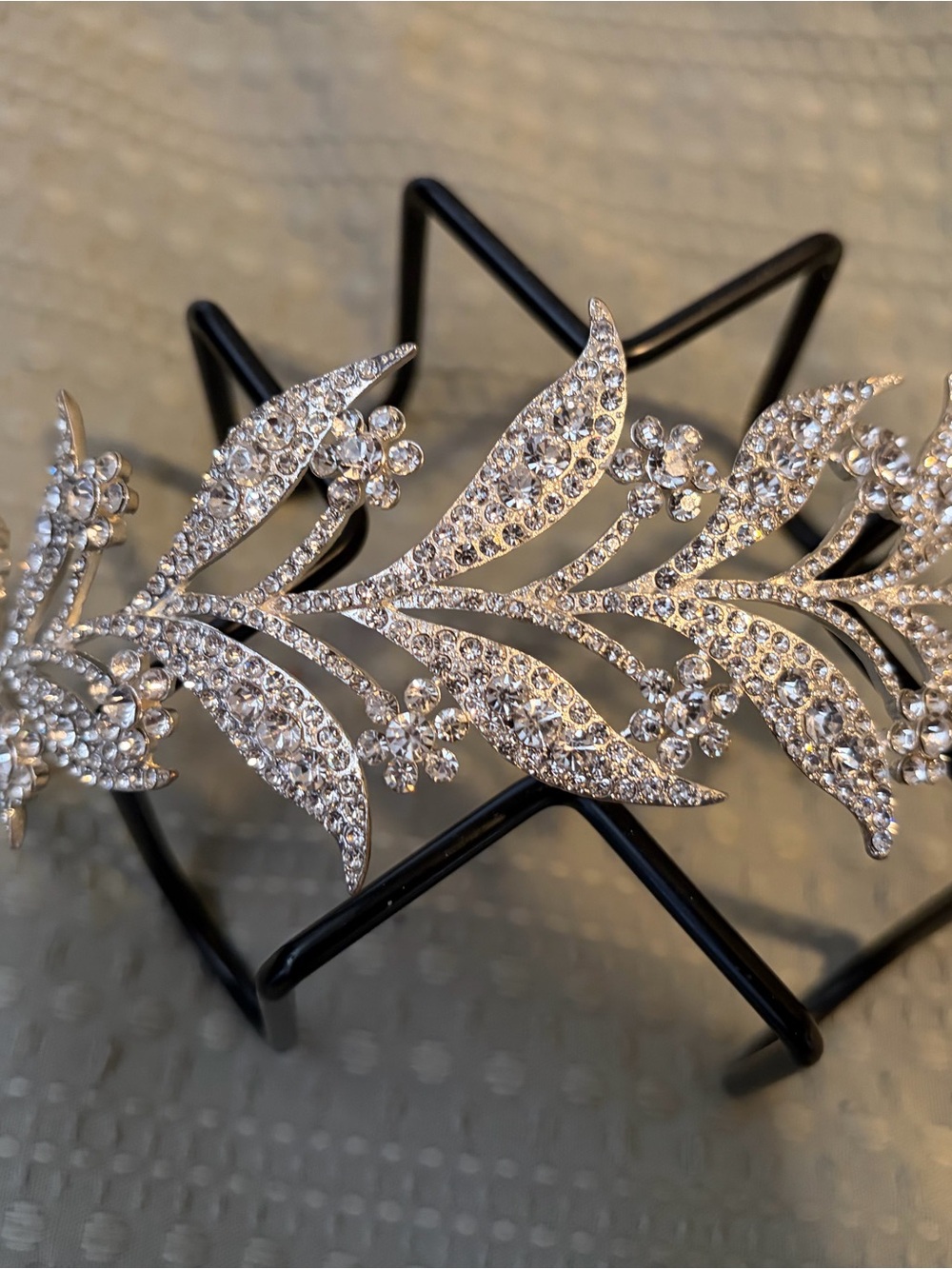 Silver Crystal Leaf Vine Hair Comb - Elegant Women’s Accessory